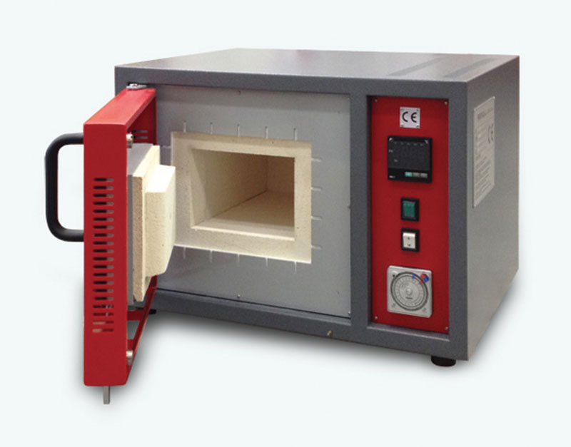 In grado di raggiungere una temperatura di 1.100/1.200°C, la serie FM comprende tre modelli con caratteristiche di base standard e con diverse varianti a secondo delle specifiche esigenze.