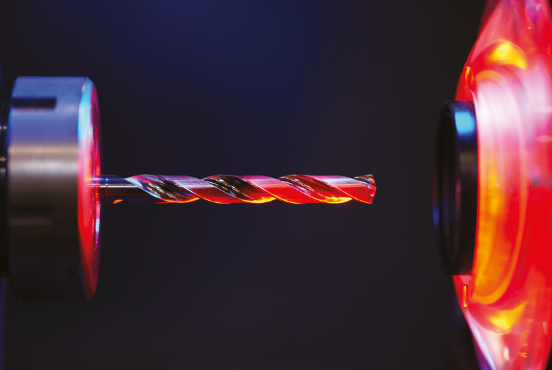 La nuova serie di punte CrazyDrill Cool Titanium di Mikron Tool, destinata alla lavorazione di leghe di titanio e titanio puro, è stata premiata dalla MEM-industria svizzera tra le migliori innovazioni nel 2022.