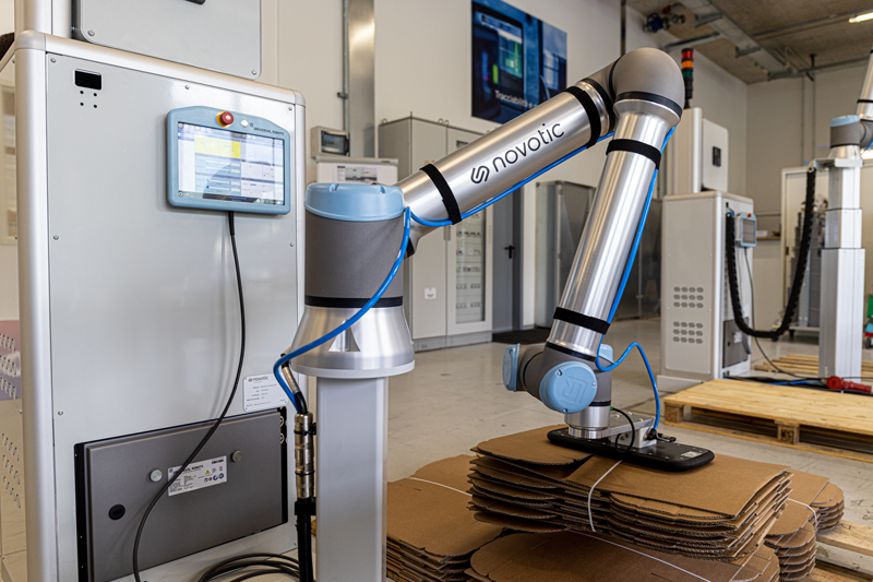Il progetto ha previsto l’estensione dei pallettizzatori collaborativi a tre linee automatizzate su componente finale