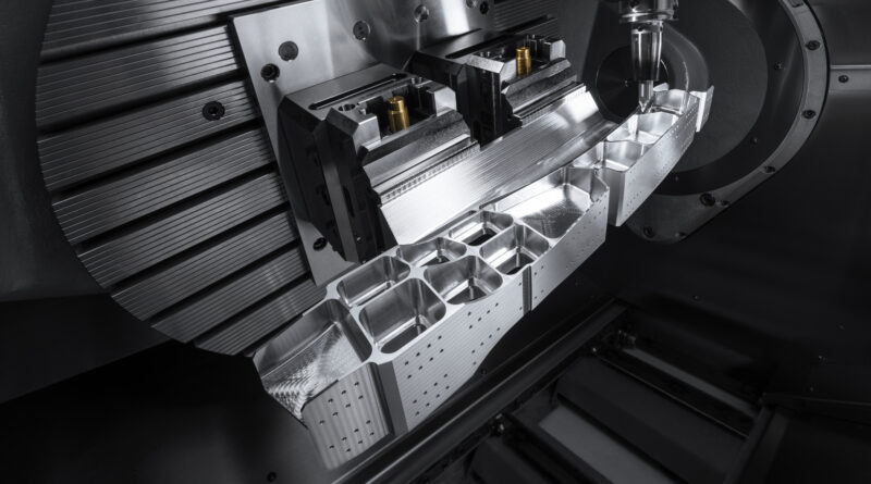 Il centro C42 HERMLE è stato impegnato durante l’Open House nella realizzazioni di particolari per il settore aerospace.